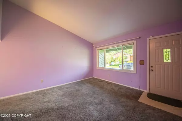 7111 Genny CIR, Anchorage, AK 99507