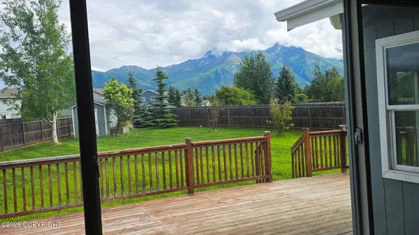 13773 E Jersey LOOP, Palmer, AK 99645