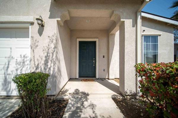 1957 Waldo WAY, Dinuba, CA 93618