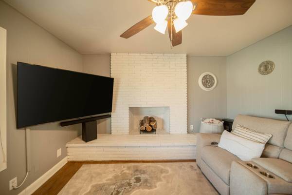 20700 Ave 342, Woodlake, CA 93286
