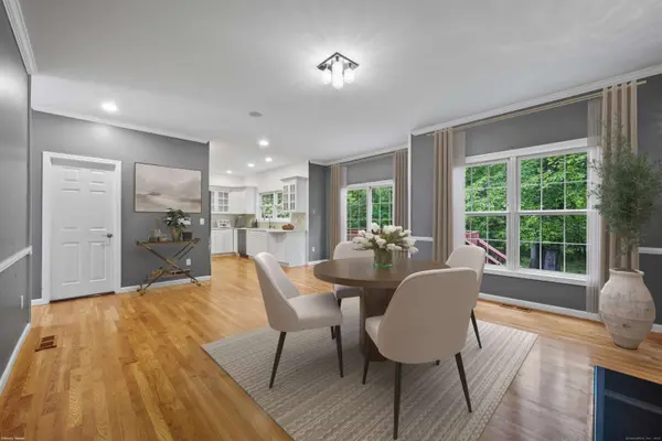 65 Macarthur Lane #APT 6, Stamford, CT 06902