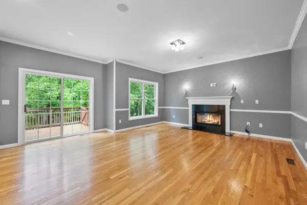 65 Macarthur Lane #APT 6, Stamford, CT 06902