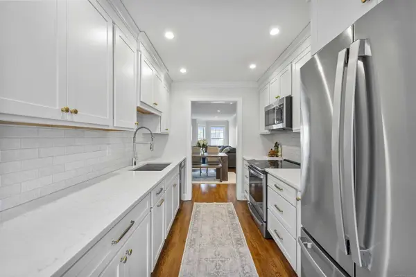 85 Camp Avenue #APT 11J, Stamford, CT 06907