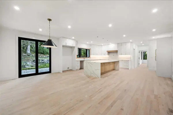 81 Blackwood Lane, Stamford, CT 06903