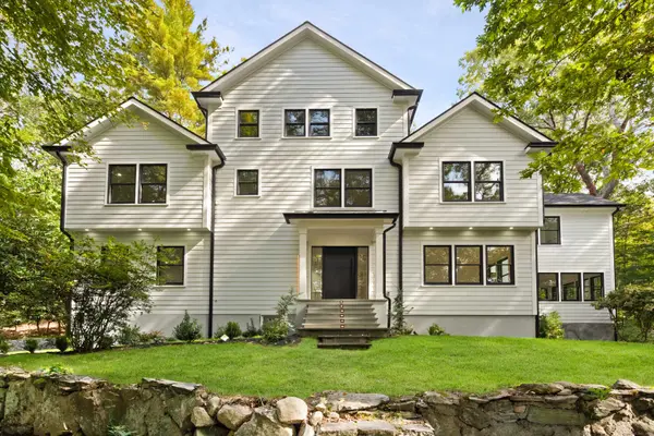 81 Blackwood Lane, Stamford, CT 06903