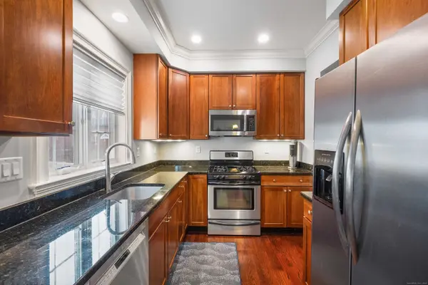 160 Glenbrook Road #6B, Stamford, CT 06902