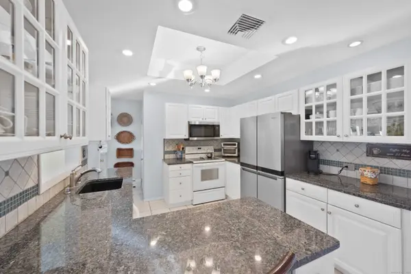 7 Manor Drive, Trumbull, CT 06611