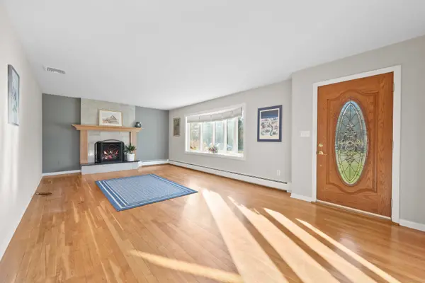 7 Manor Drive, Trumbull, CT 06611