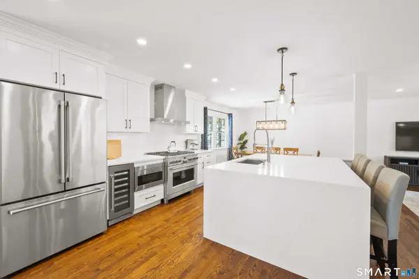 6 Buckboard Lane, Fairfield, CT 06824