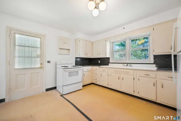 19 Glendale Circle, Stamford, CT 06906