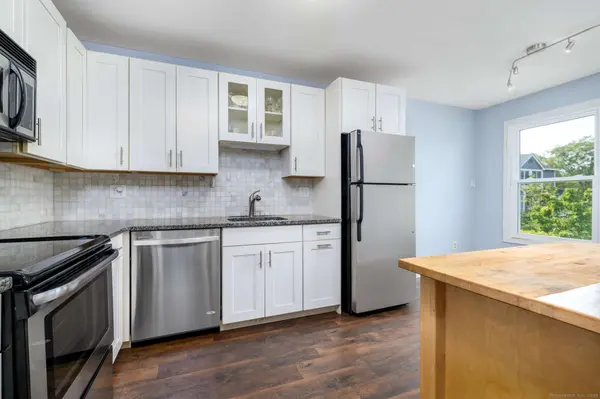 117 Fawn Ridge Lane #117, Norwalk, CT 06851
