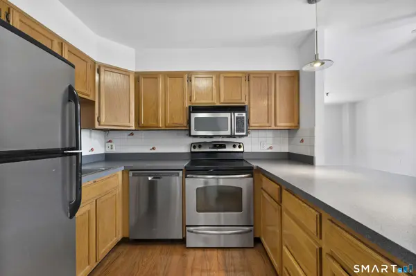 51 Schuyler Avenue #6F, Stamford, CT 06902