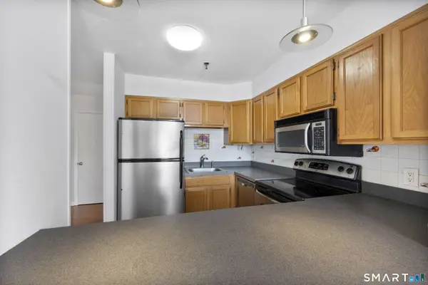 51 Schuyler Avenue #6F, Stamford, CT 06902