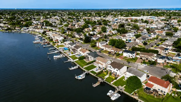 feature image of Nassau vs. Suffolk County: Which Is Better for Homebuyers?