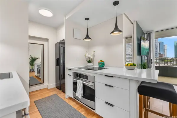 1122 Elm ST #702, Honolulu, HI 96814