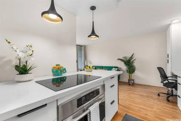 1122 Elm ST #702, Honolulu, HI 96814