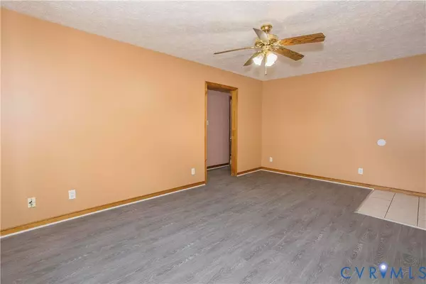 514 Highland AVE, Colonial Heights, VA 23834