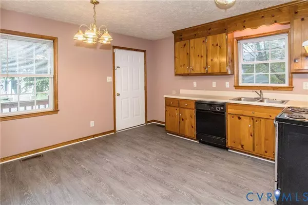 514 Highland AVE, Colonial Heights, VA 23834