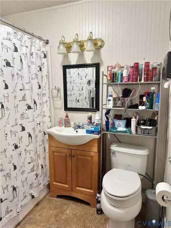 302 James AVE, Colonial Heights, VA 23834