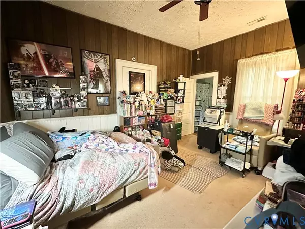 302 James AVE, Colonial Heights, VA 23834