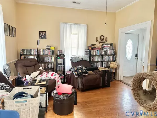 302 James AVE, Colonial Heights, VA 23834