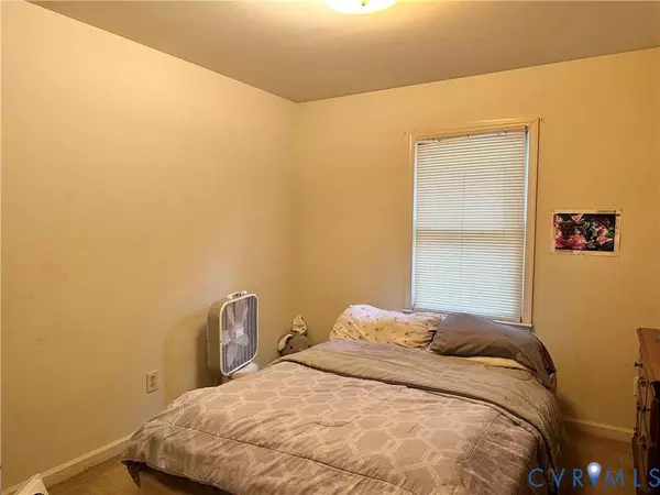 138 Lakeside DR, Colonial Heights, VA 23834