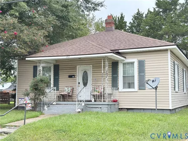 302 James AVE, Colonial Heights, VA 23834