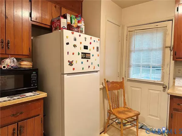 138 Lakeside DR, Colonial Heights, VA 23834