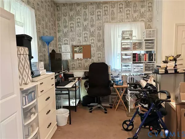 302 James AVE, Colonial Heights, VA 23834