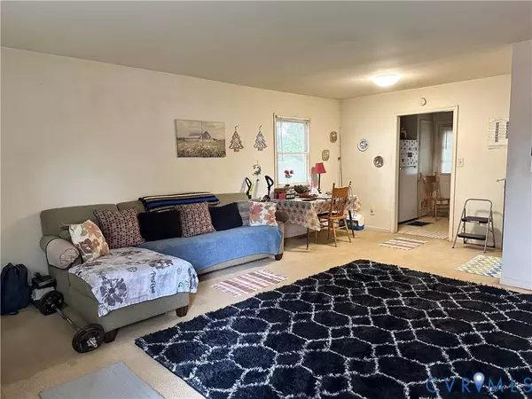 138 Lakeside DR, Colonial Heights, VA 23834