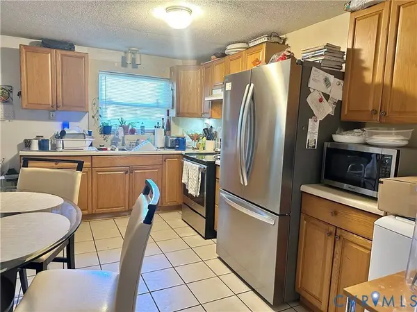 214-216 N Valley RD, Colonial Heights, VA 23834