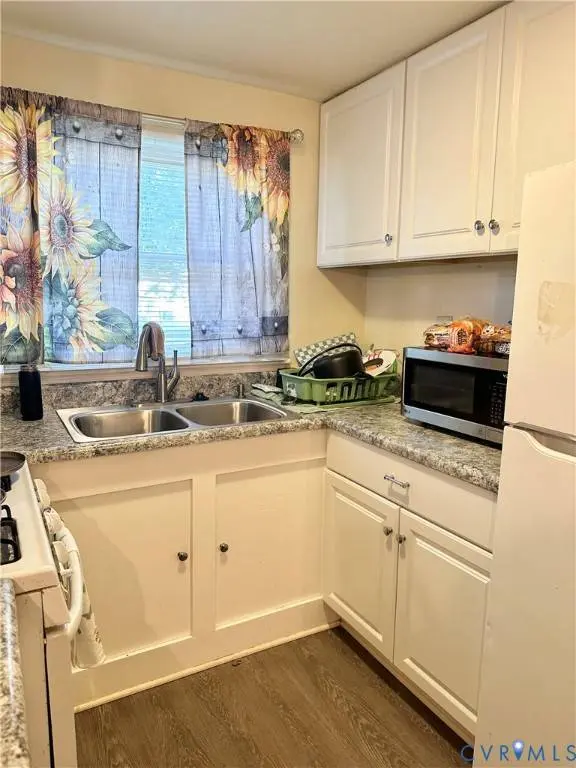 214-216 N Valley RD, Colonial Heights, VA 23834