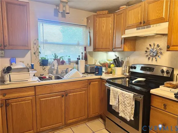 214-216 N Valley RD, Colonial Heights, VA 23834