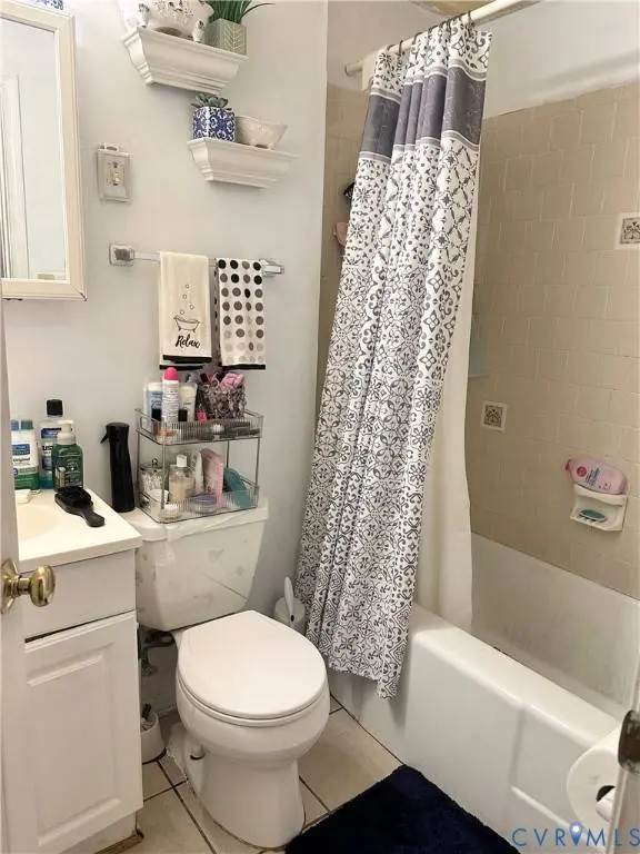 214-216 N Valley RD, Colonial Heights, VA 23834