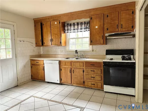 335 Ridge RD, Colonial Heights, VA 23834