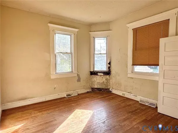 116 Lafayette AVE, Colonial Heights, VA 23834