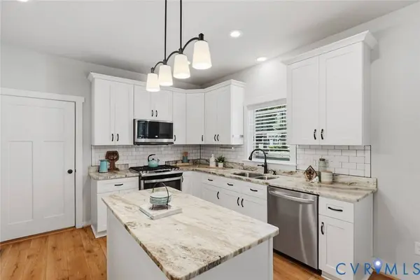 9400 Woodpecker RD, Chesterfield, VA 23838