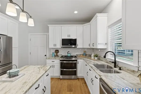 9400 Woodpecker RD, Chesterfield, VA 23838