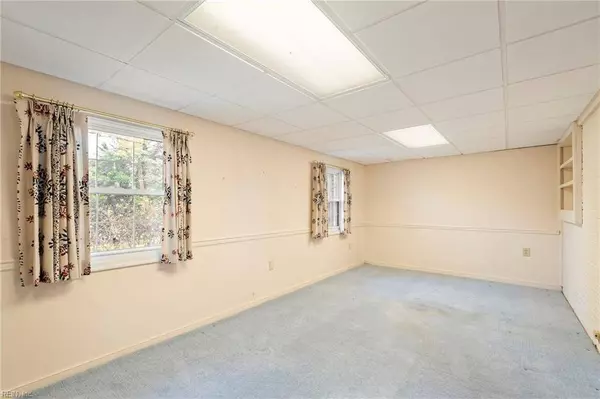 208 John Wythe PL, Williamsburg, VA 23185