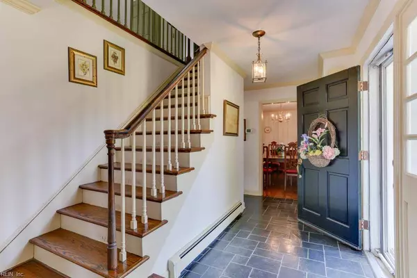 8910 Cook DR, Hayes, VA 23072