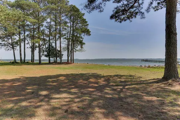 8910 Cook DR, Hayes, VA 23072