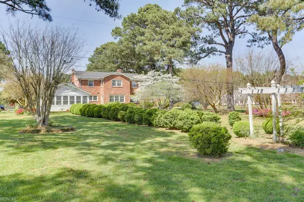 8910 Cook DR, Hayes, VA 23072