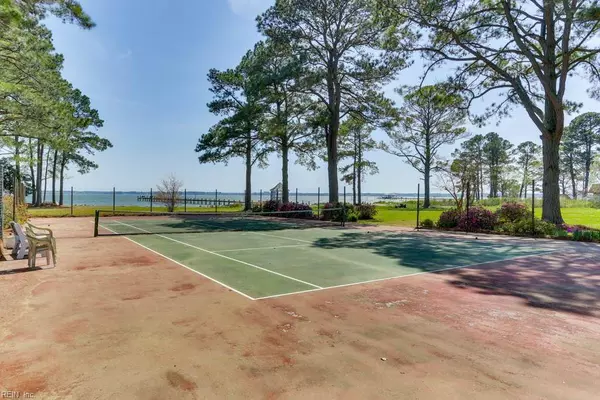 8910 Cook DR, Hayes, VA 23072