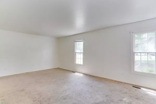 110 Astrid LN, Williamsburg, VA 23188