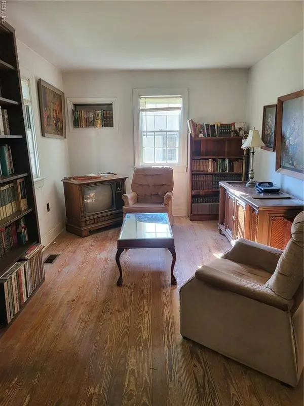 122 Longhill RD, Williamsburg, VA 23185