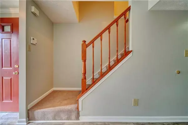 122 Sterling CT, Yorktown, VA 23693