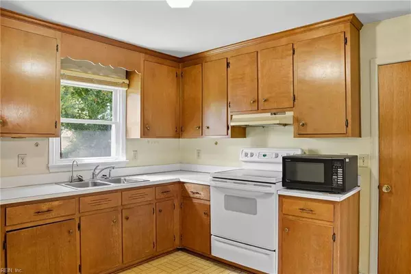 6113 Mooretown RD, Williamsburg, VA 23188