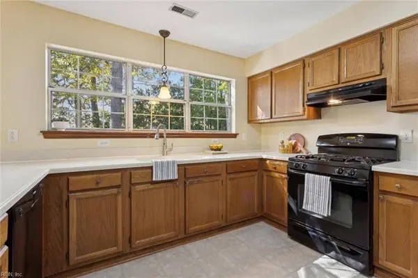 844 Melrose TER, Newport News, VA 23608
