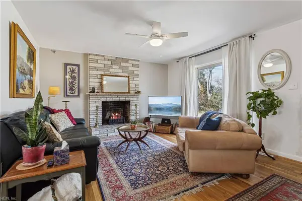 118 Winston DR, Williamsburg, VA 23185