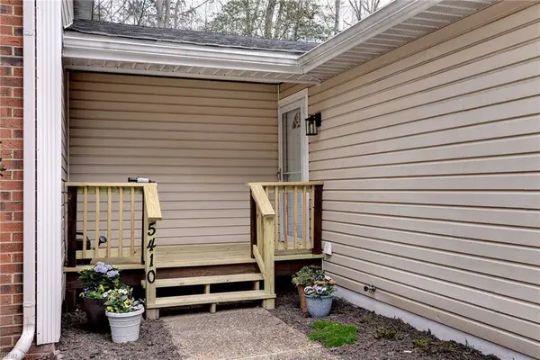 5410 Mary LN, Williamsburg, VA 23188